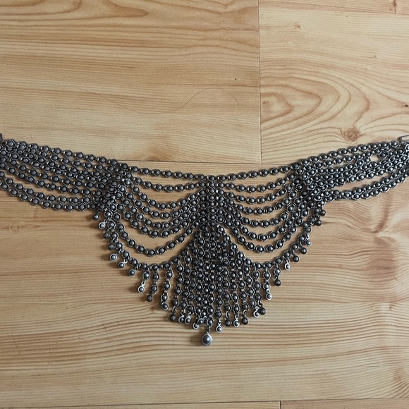Chic Silver Draped Necklace